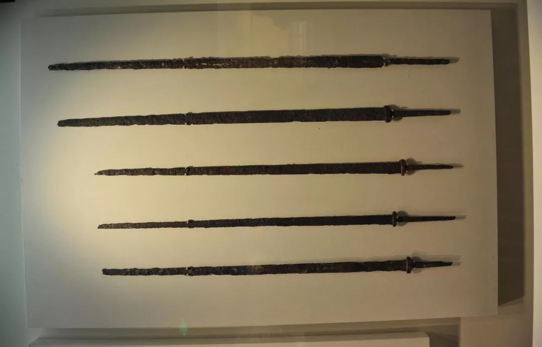 从八面变成四面，揭秘汉代长剑的由铜到铁进化史_凤凰历史