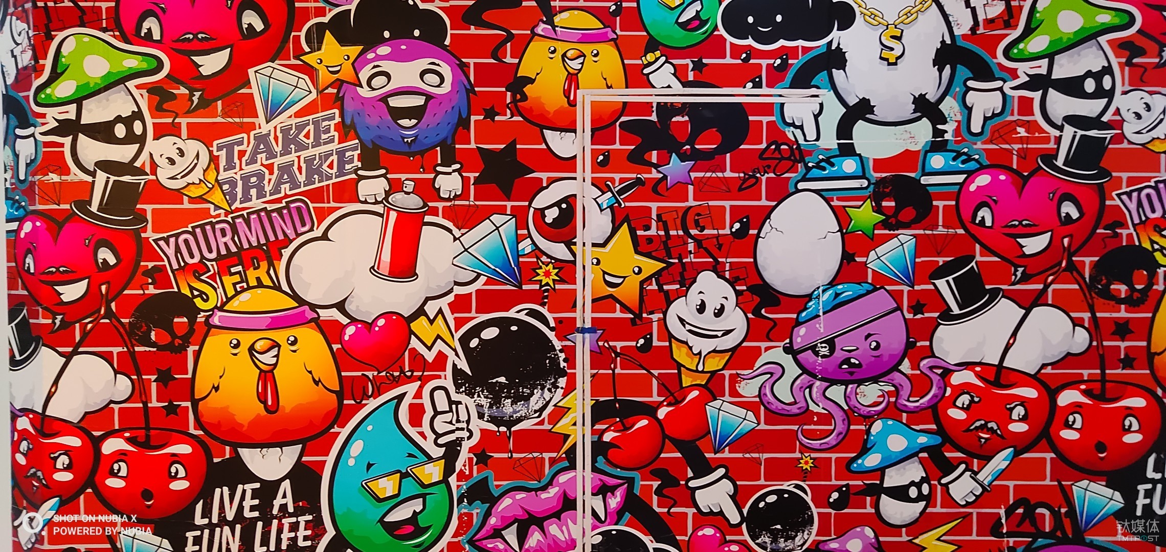 双屏玩法多,两侧指纹解锁,努比亚X评测 | 钛极客