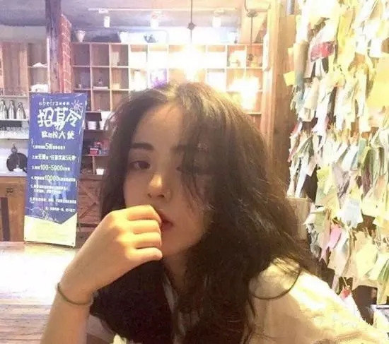 齐肩发二次元卷刘海，最新流行发型中长发图集