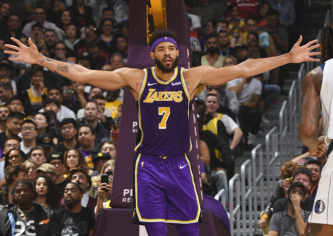 麦基：我的防守做得不错，想继续打这么长时间