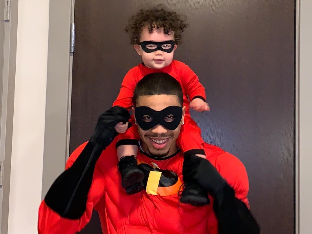 温馨可爱！塔特姆与儿子扮演超人父子