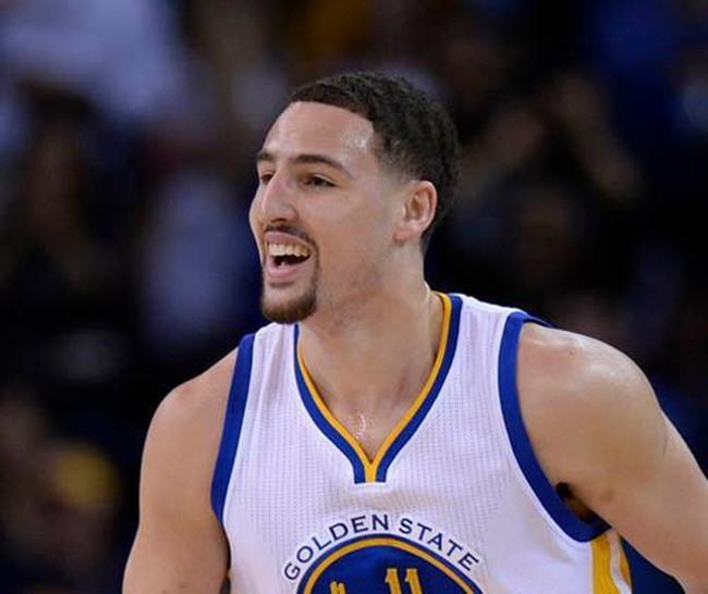 汤普森谈赛前万圣节装扮服装：威尔-法瑞尔亲自送的