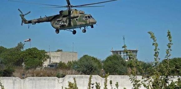 美军上百架无人机偷袭俄军,普京冷笑一声果断