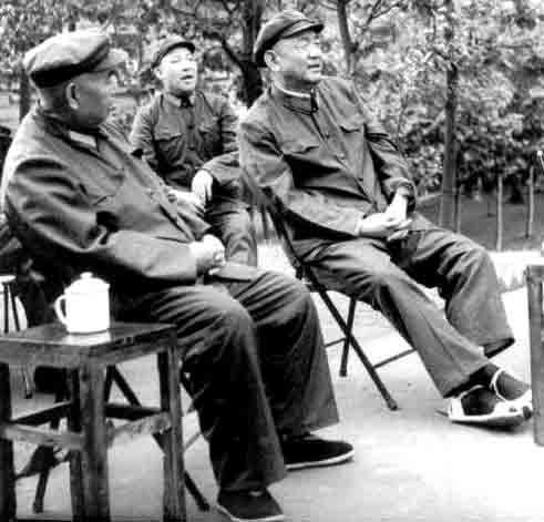 王近山落难时,这位少将打抱不平,说:大不了回家放牛
