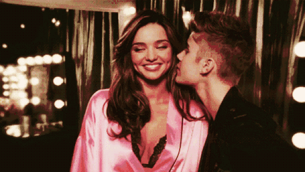 壁纸 剧照 视频截图 600_340 gif 动态图 动图