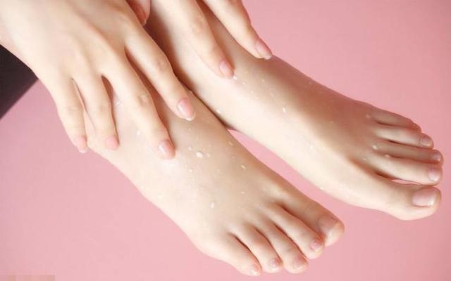 又丑又疼?大脚骨害了多少女人?