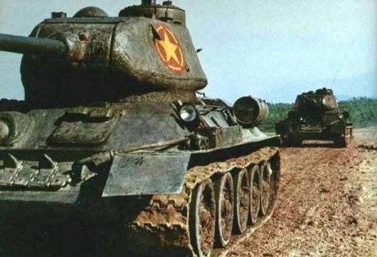 中越戰爭中中越兩國都是如此使用坦克作戰，結果卻如此慘烈 歷史 第6張