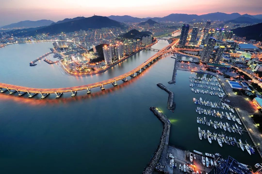 IG刷屏和王思聪吃热狗,故事发生在这里