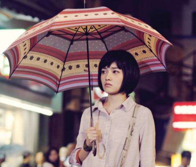 从红极一时,到不想被看见,范晓萱的“倒退人生”要怎么判输赢?