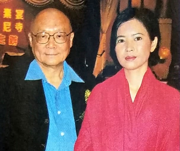 蓝洁瑛昔日熟人出面闹事，82岁的律师自称是她最后一任男友！