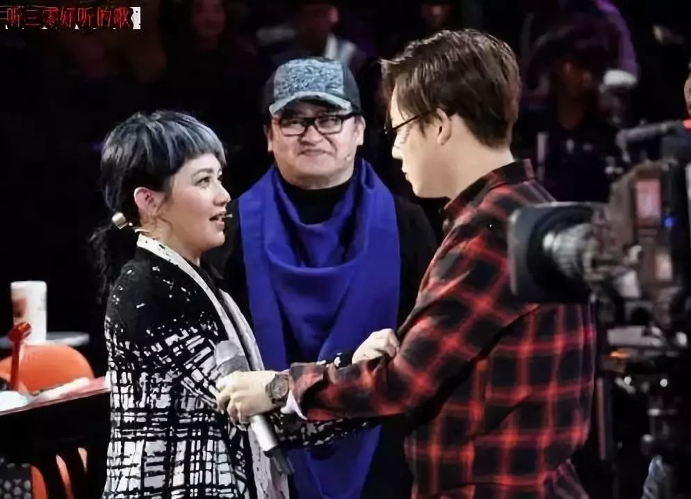 从红极一时,到不想被看见,范晓萱的“倒退人生”要怎么判输赢?