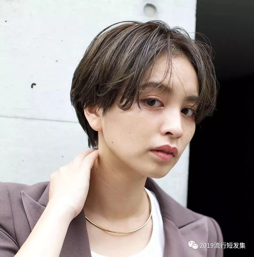"洋气短发"很火的那种!