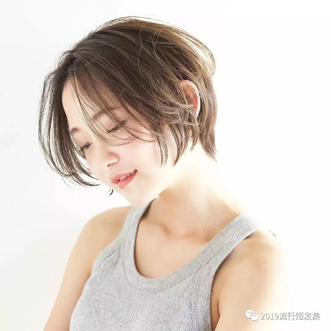 "洋气短发"很火的那种!