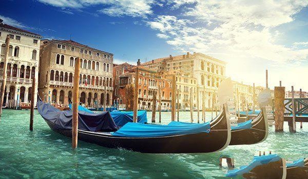 世界上著名的水上城市有哪些 6C024C26286FDABC0999BC3FD59CC6A958E35203_size160_w600_h348.jpeg