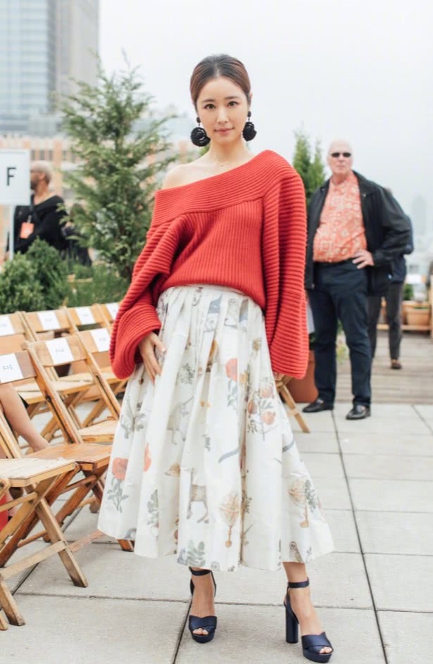 林心如的田螺耳环厉害到家了!看着土气,戴上