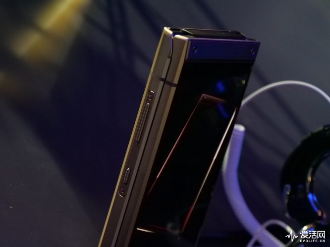 价格靠边站 配置放一边 三星W2019告诉你这才