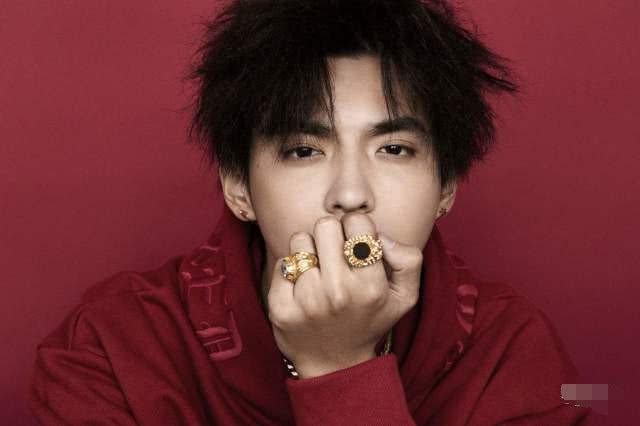 吴亦凡回应刷榜：我的粉丝不是机器人，中国歌手上榜应该被认可