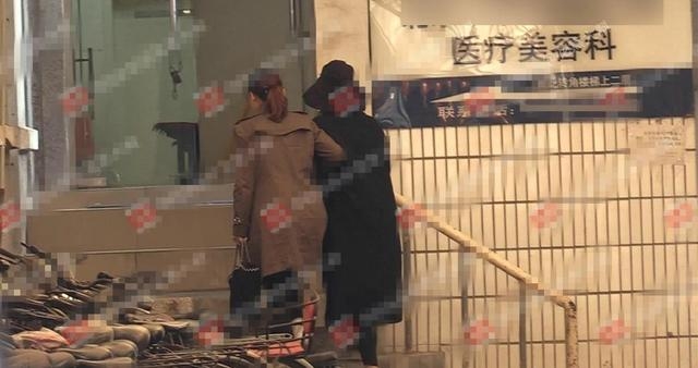 被吐槽发胖变丑之后，白百何现身医疗美容科，疑为复出做准备！