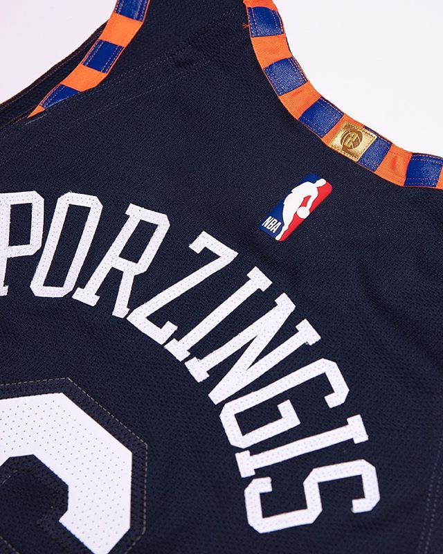 尼克斯官方推出限量周边 粉丝争相收藏纪念这一特别时刻