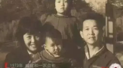 被渣男抛弃,带孩子流落街头,现在一碗饺子让她赚到50亿