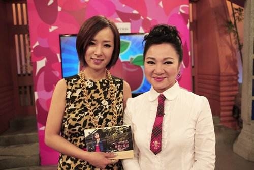 63岁的白冰冰被紧急送医：鼻孔突然出血，目前仍处于监护期内