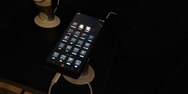 自带主角光环!红魔电竞手机成京东移动电子竞