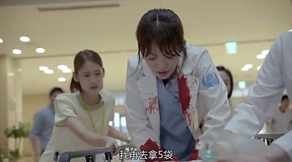 宋慧乔透露:自己最喜欢演医生,因为这个职业认识了宋仲基