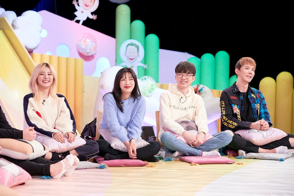 李哥和心爱女团同台 Faker受邀参加KBS节目《你好》