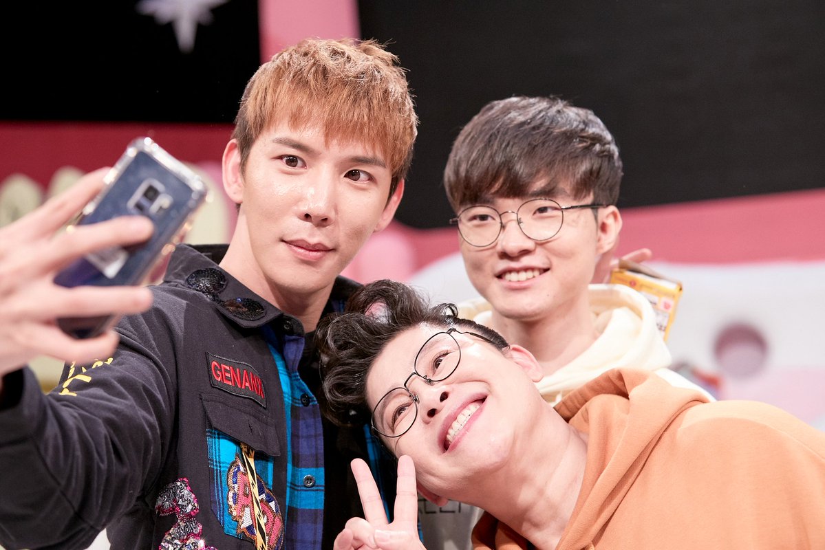 李哥和心爱女团同台 Faker受邀参加KBS节目《你好》