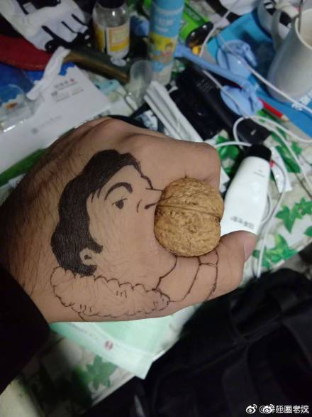 要是我中了王思聪的一万块，我肯定不会买热狗