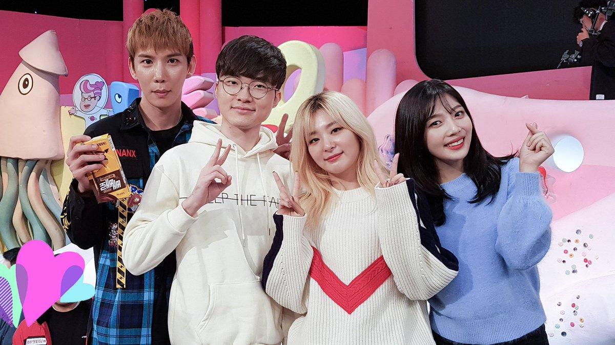 李哥和心爱女团同台 Faker受邀参加KBS节目《你好》