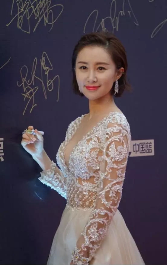 教育秘史    前段时间舒畅上了一个真人秀的节目能让大众稍稍窥探私下