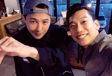 许久不见的权志龙竟然发福变脸，粉丝：胖点好看