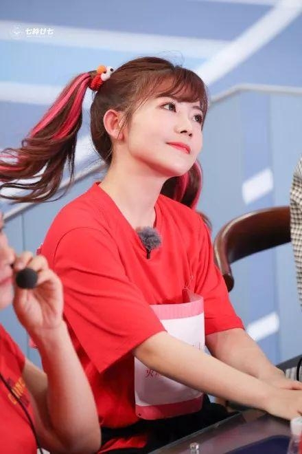 火箭少女赖美云因拖欠宣传费被营销号集体讨薪，网友：好丢脸！