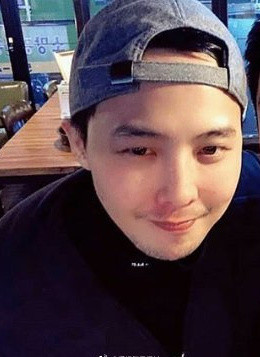 许久不见的权志龙竟然发福变脸，粉丝：胖点好看