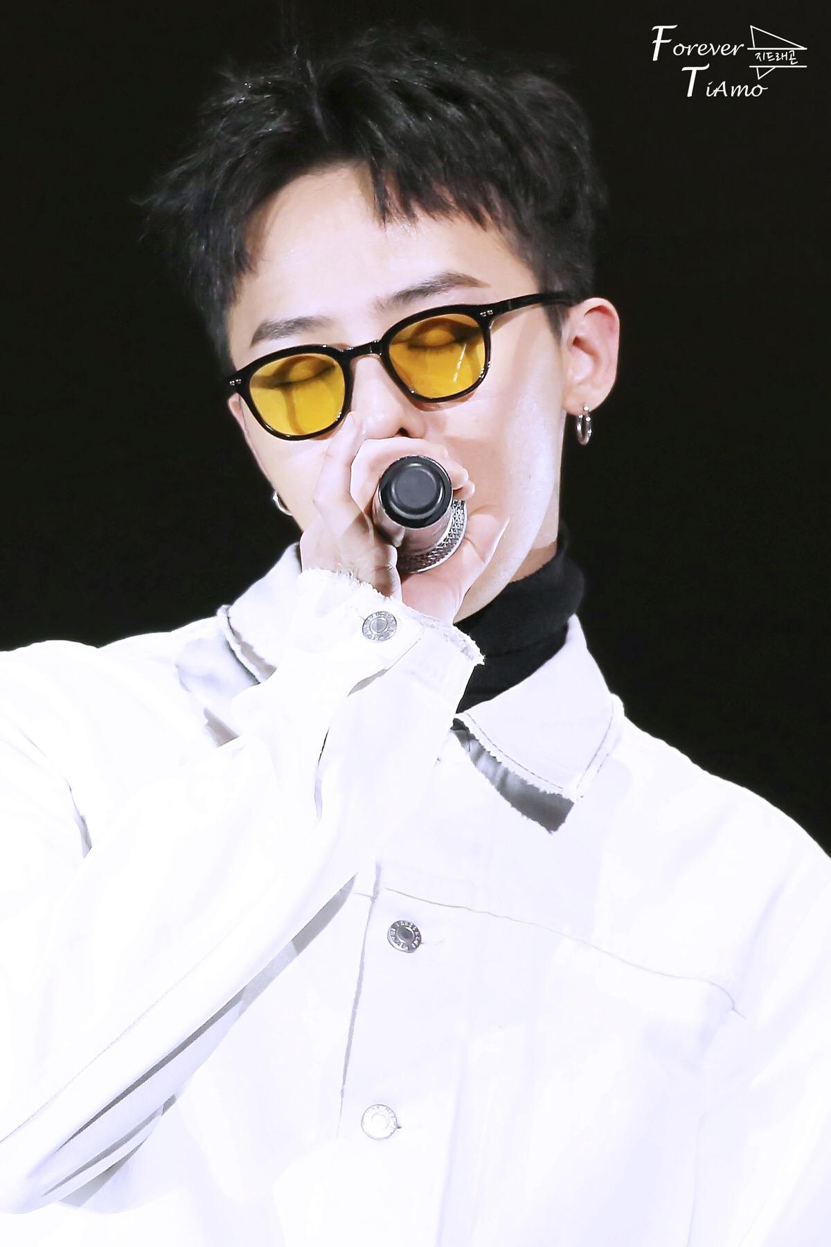 许久不见的权志龙竟然发福变脸，粉丝：胖点好看