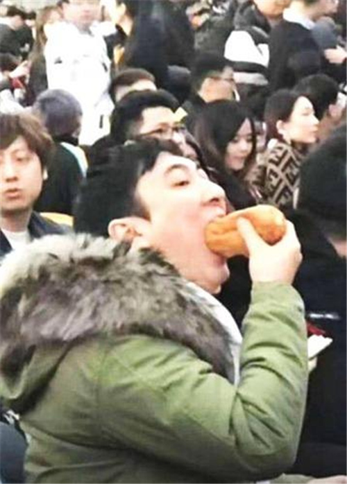 每日神段子丨我等快递的时候真是毫无尊严！