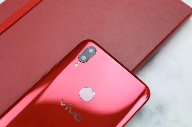 vivo Z1青春版上手体验：时尚外观，旗舰实力