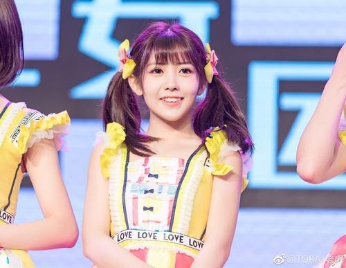 火箭少女赖美云因拖欠宣传费被营销号集体讨薪，网友：好丢脸！