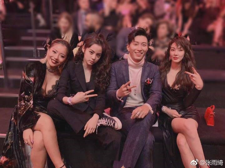 欧阳娜娜香奈儿大片被化成了谈莉娜，网友表示认不出