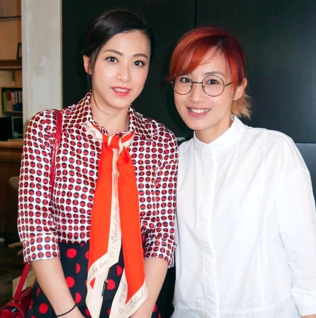 离开了刘銮雄，吕丽君逛平价商场，连头发也懒得打理了