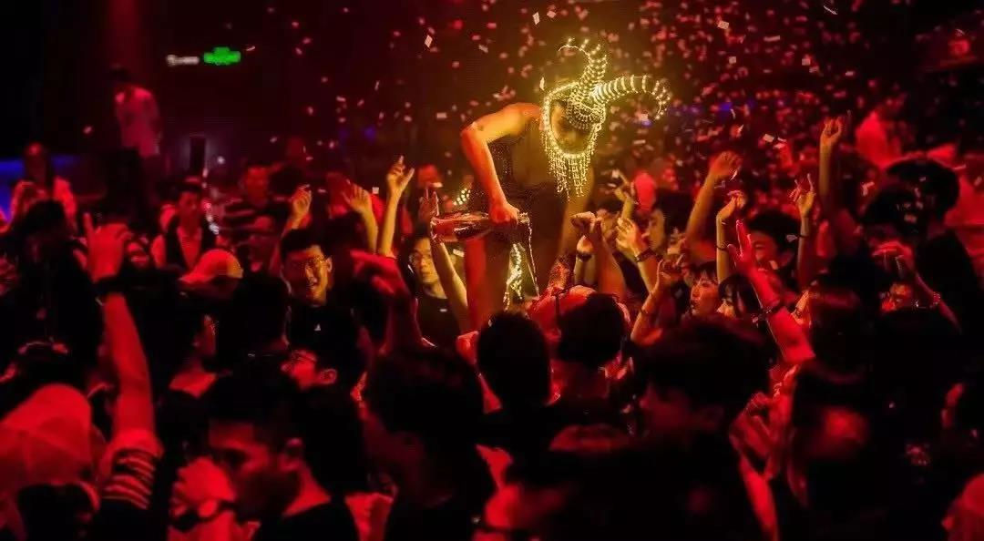 11月17日 成都最嗨的夜店CAGO CLUB 有新鲜事发生