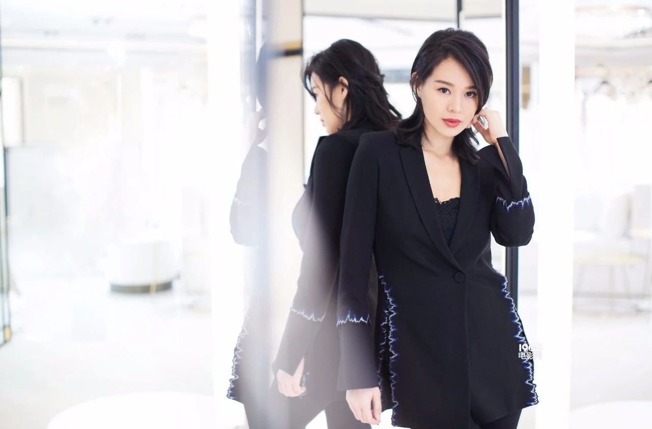 胡杏儿小腹微凸似怀二胎?好友的回答更让人怀