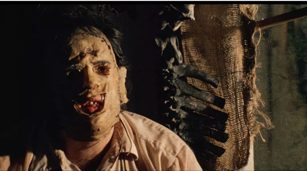 谋杀,食人,盗墓,恋尸,一个恶魔撑起了美国恐怖片的