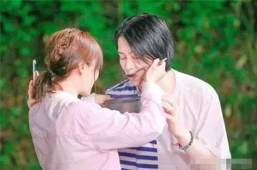 李菲儿自曝恋爱观，爱情大过一切，可以为谈恋爱抛开工作？