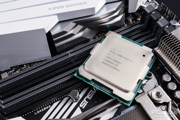 i9-9980XE全网首发开箱：18核36线程+钎焊太强