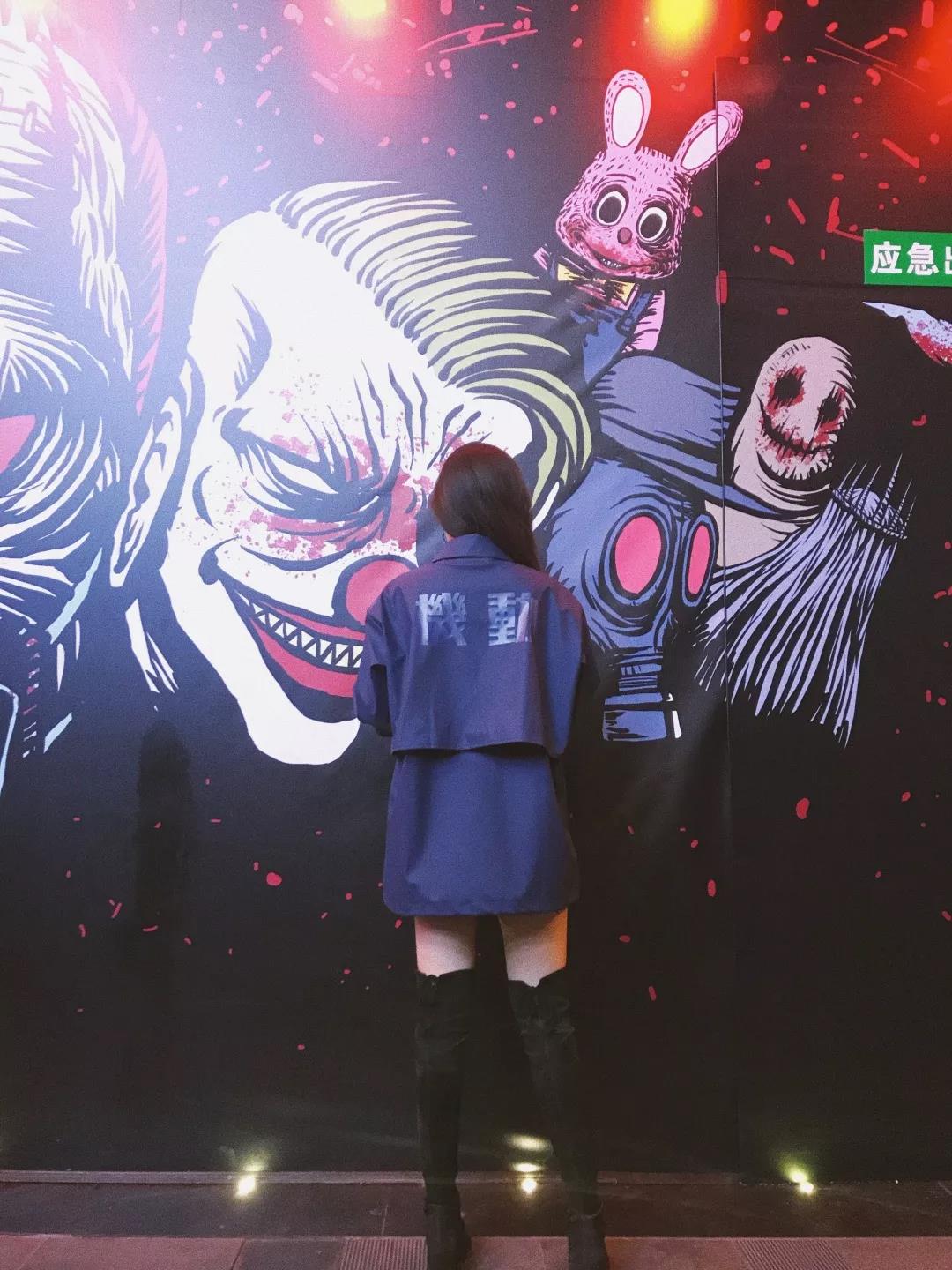 菜市男孩的第一个夜晚，夜店女孩的第一个清晨