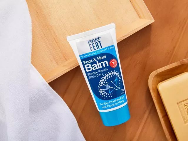 小编妈妈亲测：每天涂一涂，干裂的脚后跟全好了