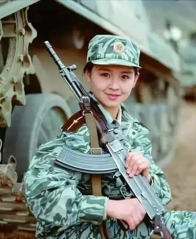 国产81a单发轻机枪?这魔改的什么武器?专门给老外用的