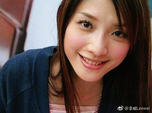 泪目！前女友因车祸去世，李威连续11年发文悼念